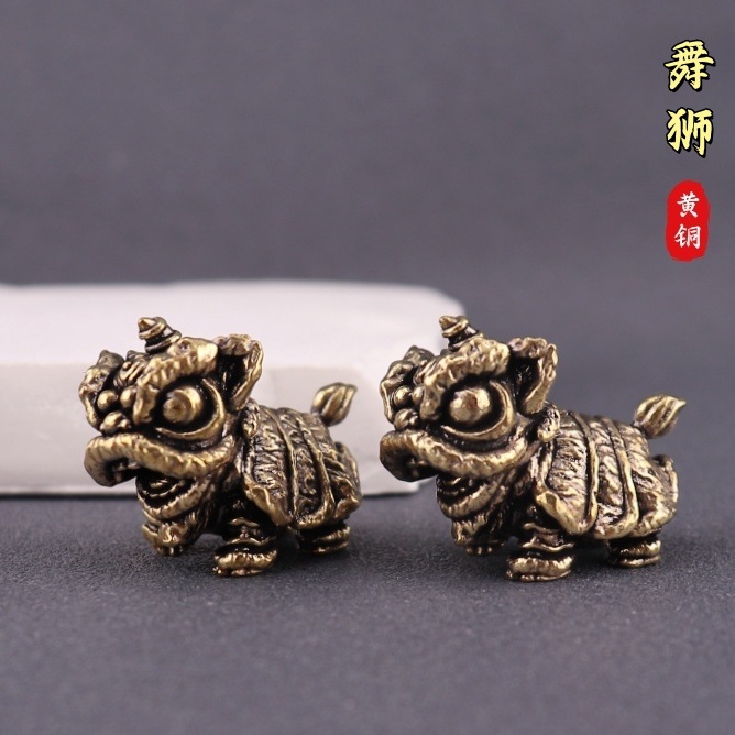 Tượng đồng - Lân